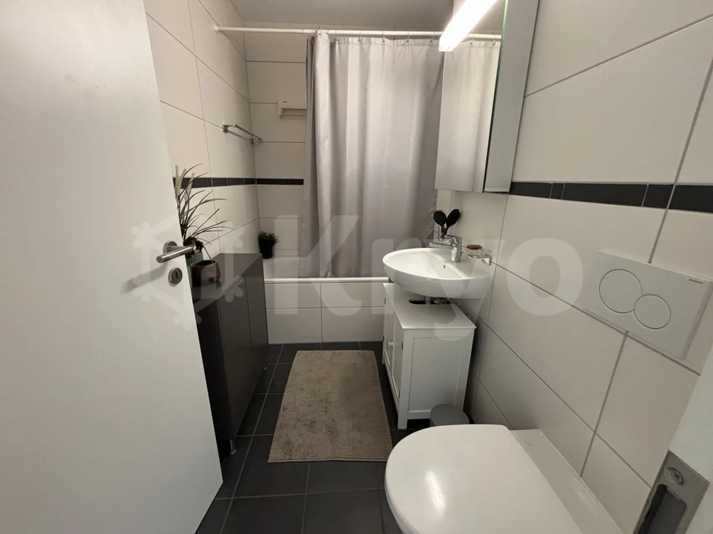 MARTIGNY - BEAUTIFUL 2.5 ROOM APARTMENT - Photo 6 of 7