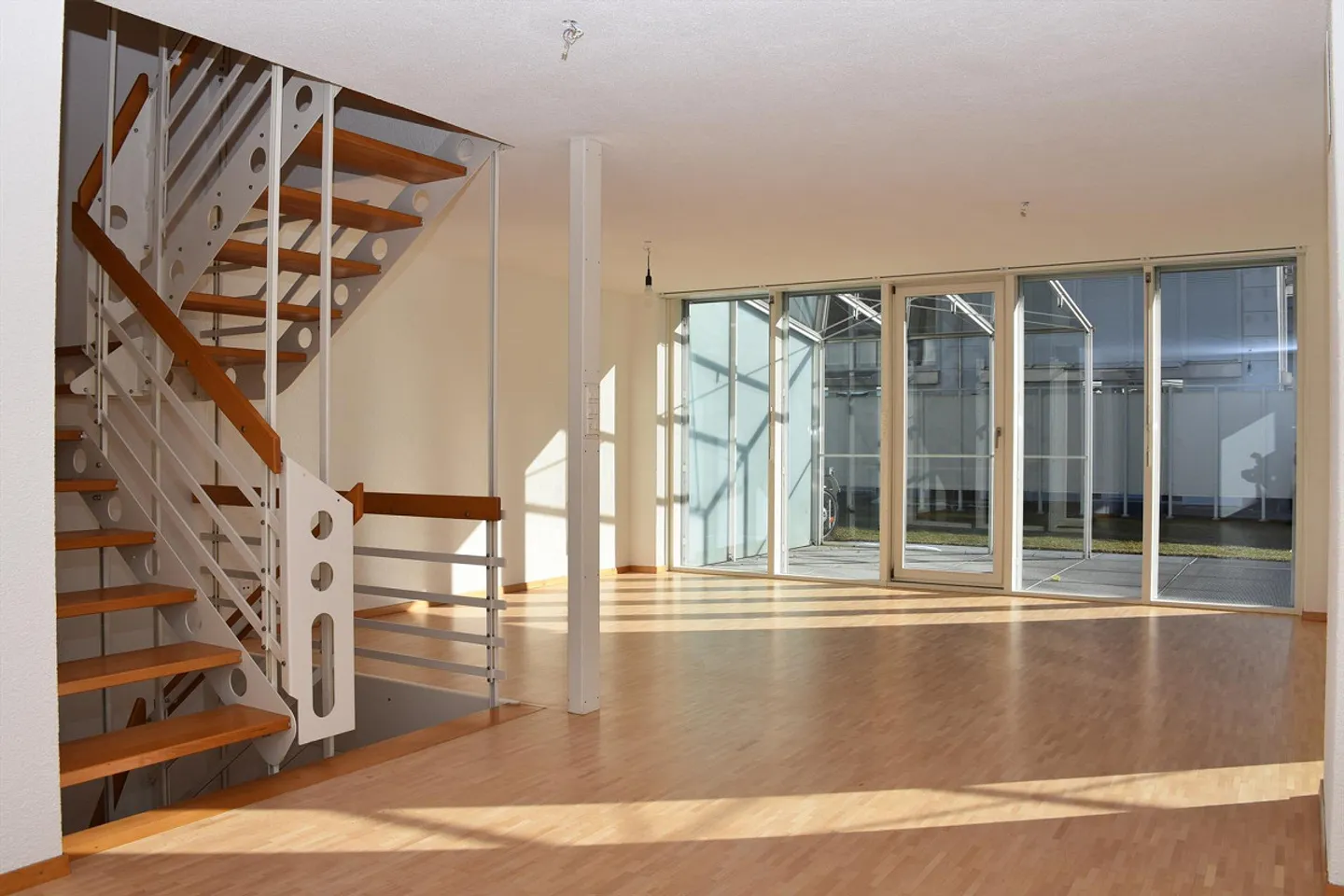 Plenty of Space to Live: Corner Townhouse in a Quiet Location - Photo 2 of 25