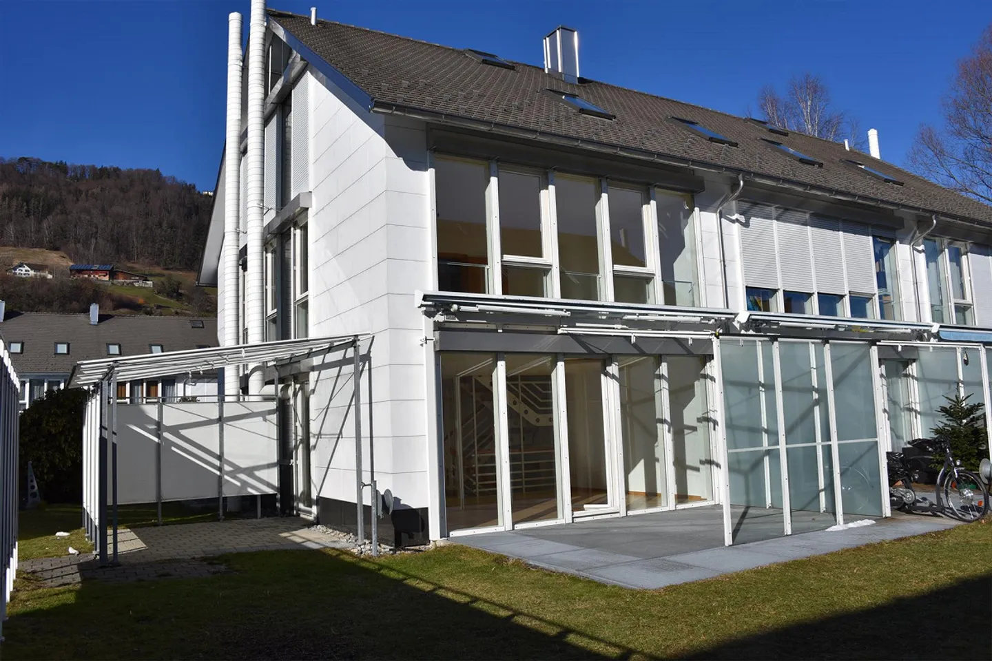 Plenty of Space to Live: Corner Townhouse in a Quiet Location - Photo 11 of 25