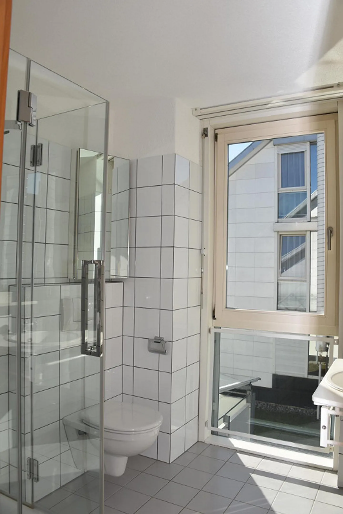 Plenty of Space to Live: Corner Townhouse in a Quiet Location - Photo 17 of 25