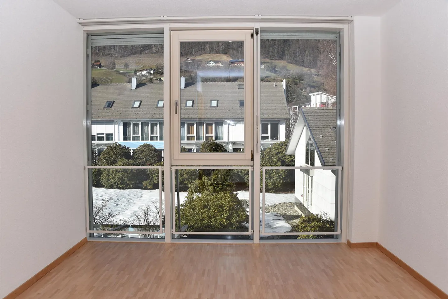 Plenty of Space to Live: Corner Townhouse in a Quiet Location - Photo 18 of 25