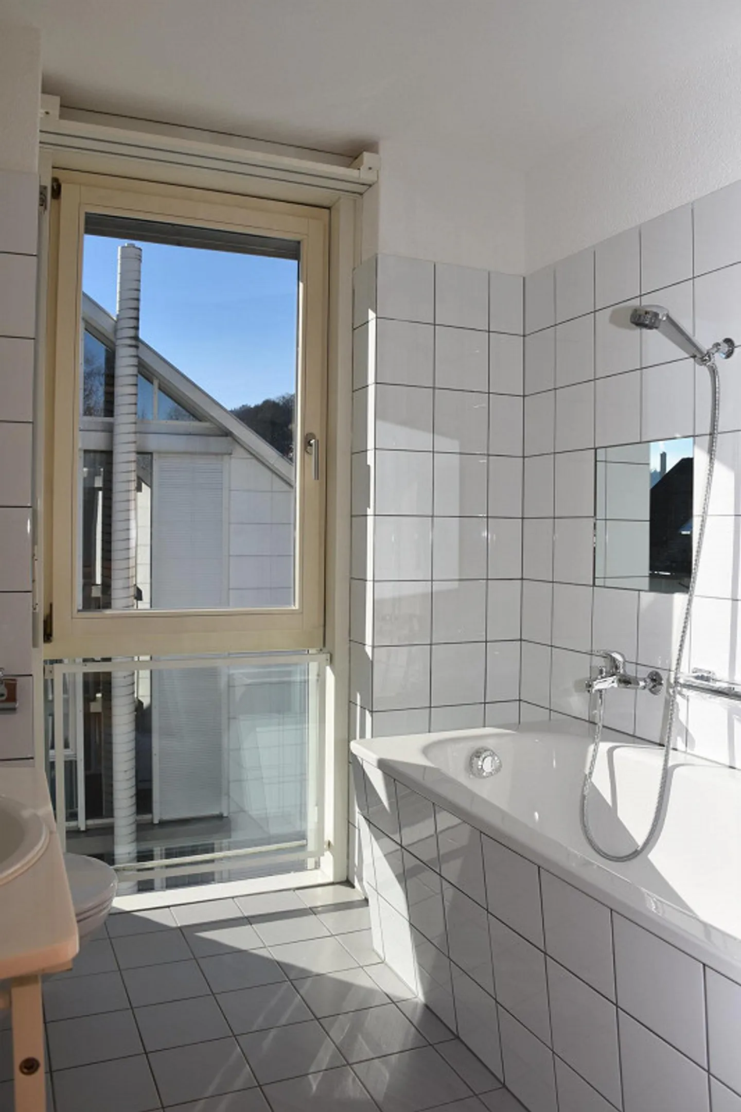 Plenty of Space to Live: Corner Townhouse in a Quiet Location - Photo 23 of 25