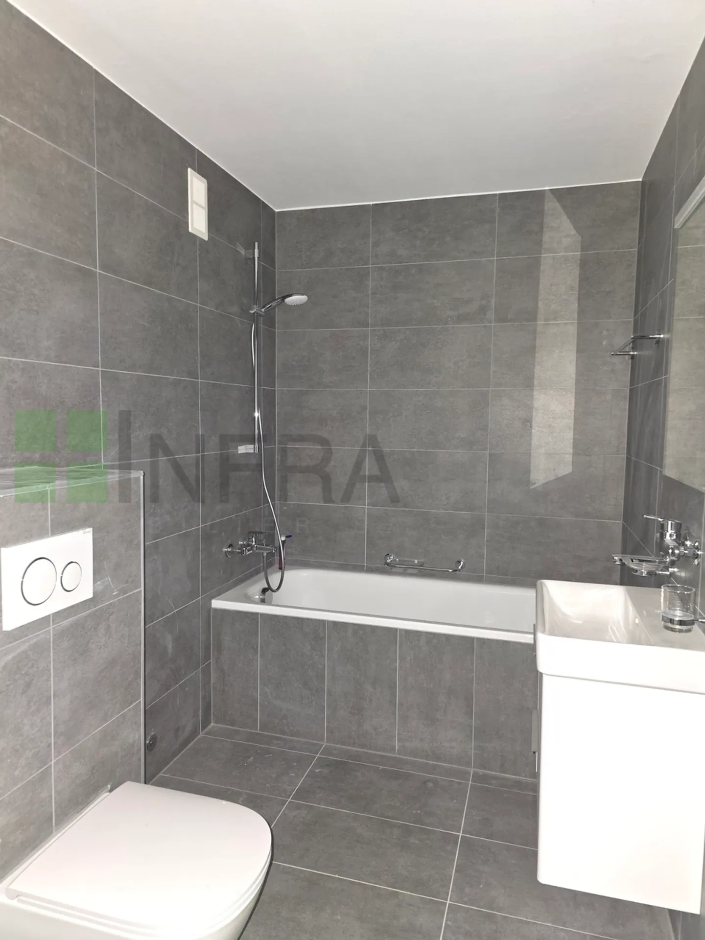 Renovated studio of approximately 35 m2 - Photo 4 of 6