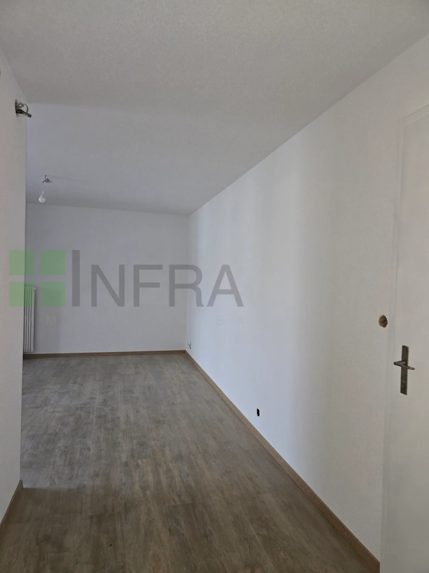 Renovated studio of approximately 35 m2 - Photo 5 of 6