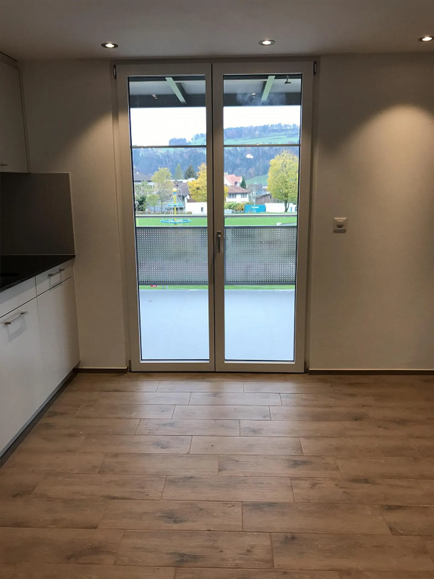 Appartamento 3.5 locali al piano terra con balcone - Foto 3 di 8