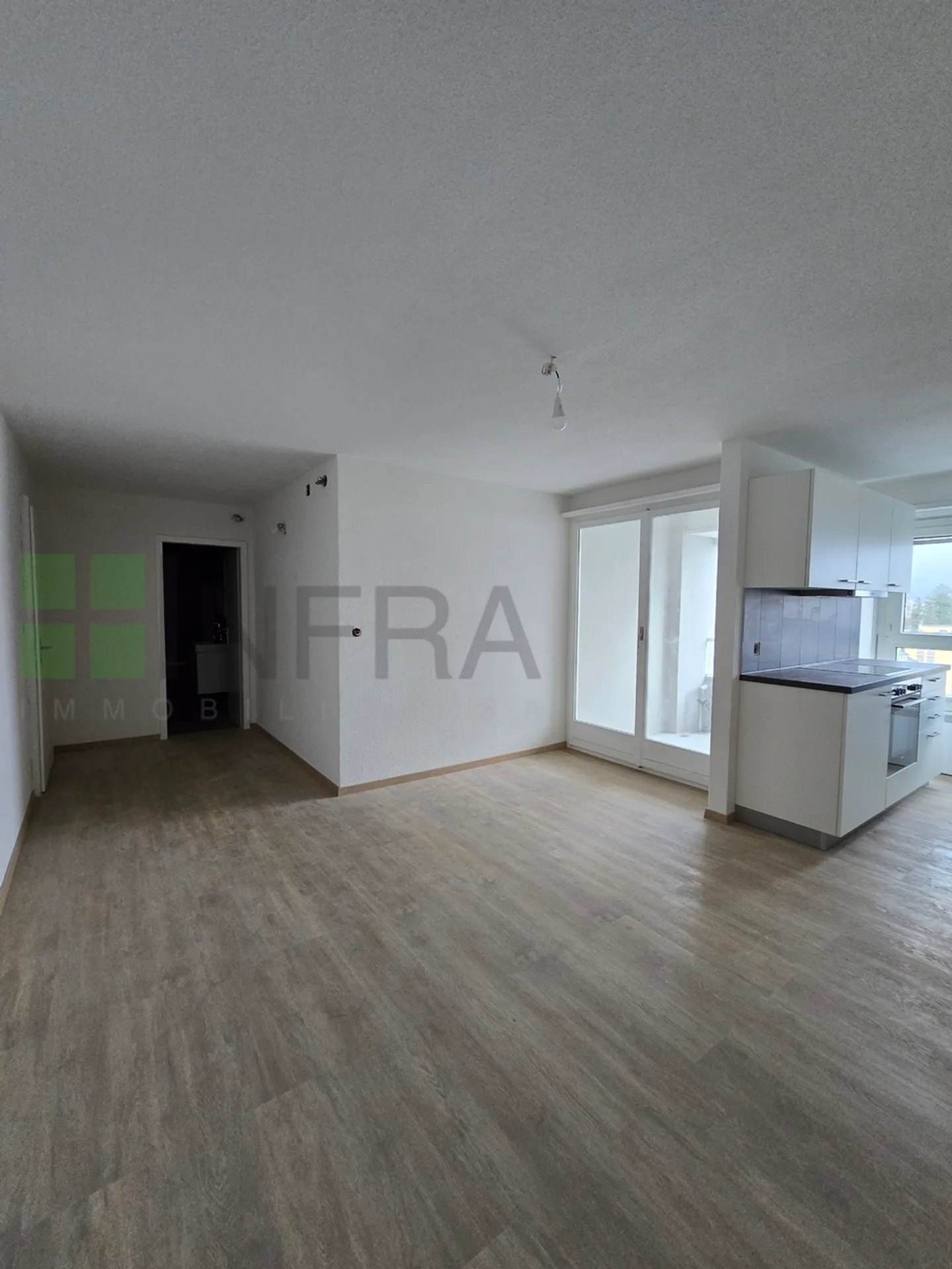 Renovated studio of approximately 35 m2 - Photo 3 of 6