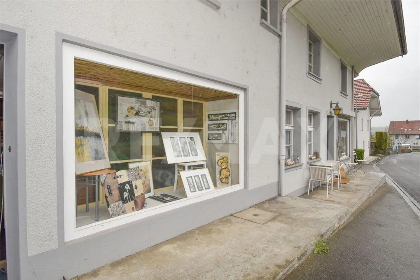 3 Familienhaus an ruhiger, sonniger Lage. Vermietet in gutem Zustand. - Foto 3 von 10