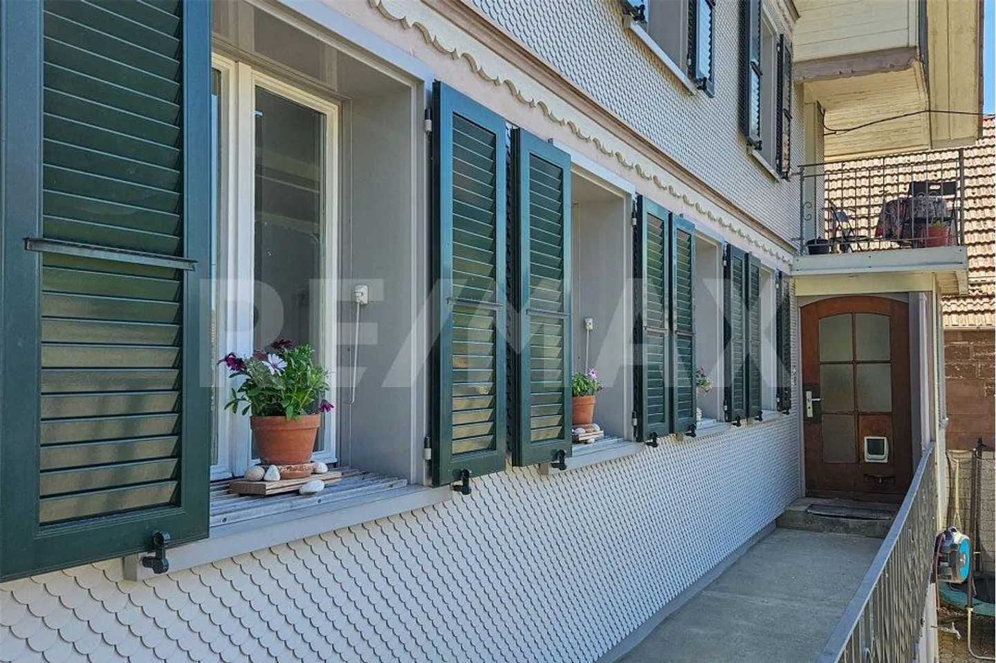 3 Familienhaus an ruhiger, sonniger Lage. Vermietet in gutem Zustand. - Foto 4 von 10