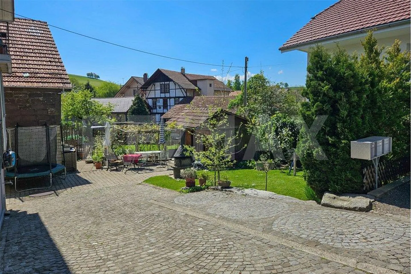3 Familienhaus an ruhiger, sonniger Lage. Vermietet in gutem Zustand. - Foto 6 von 10