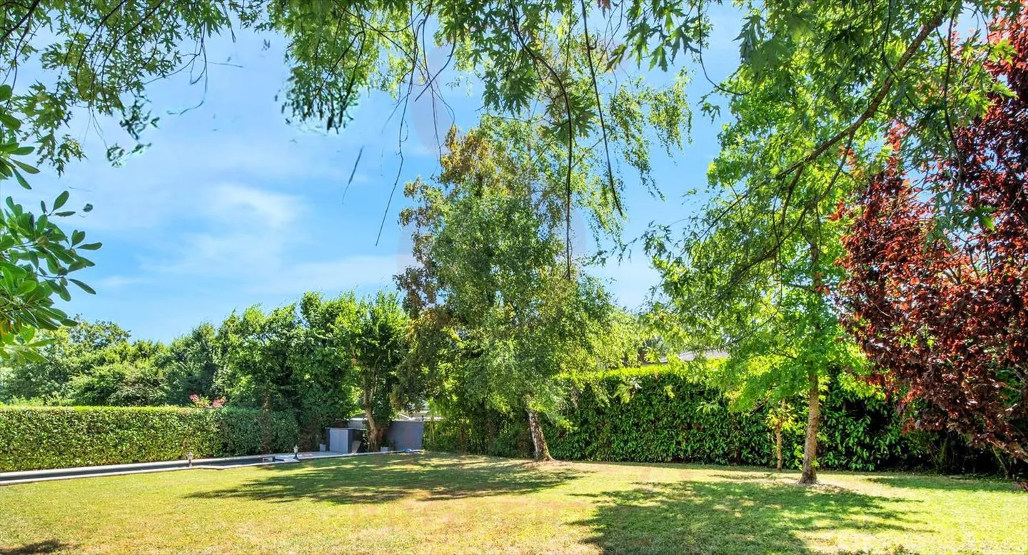 Beautiful Single-Family Home in Vandoeuvres - Photo 1 of 1