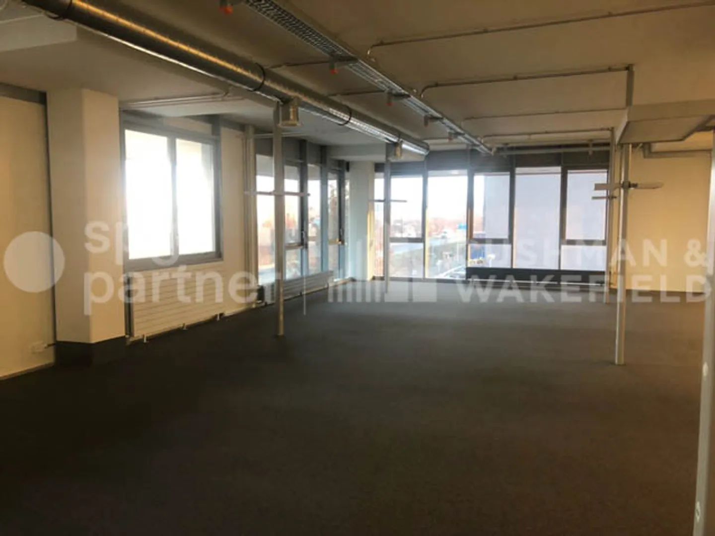 Moderne Logistik- und Büroflächen - Foto 10 von 13