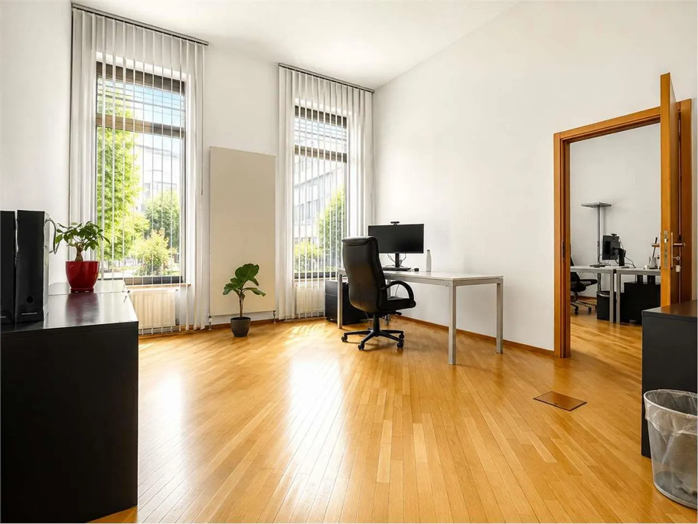 Bureaux communicants au sein d'un centre d'affaires au centre de Lugano - - Photo 3 sur 6