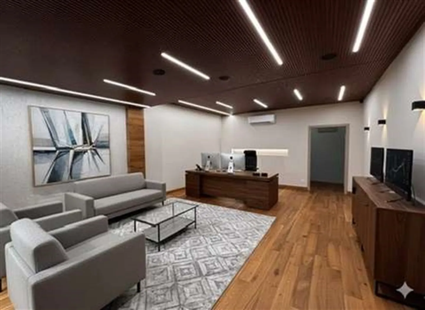 6 % Investimento, grande negozio ristrutturato nella Galleria - Foto 9 di 15