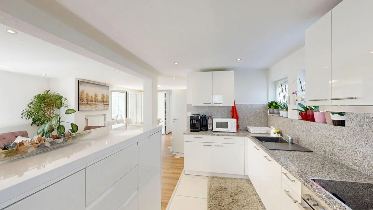 VILLA INDIPENDENTE DI 5,5 STANZE A DULLIKEN - COMPLETAMENTE RISTRUTTURATA - Foto 4 di 14