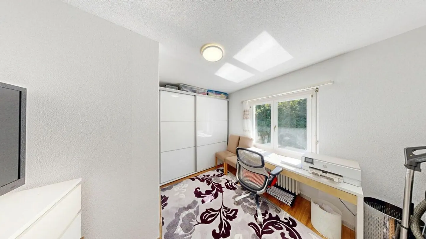 VILLA INDIPENDENTE DI 5,5 STANZE A DULLIKEN - COMPLETAMENTE RISTRUTTURATA - Foto 12 di 14