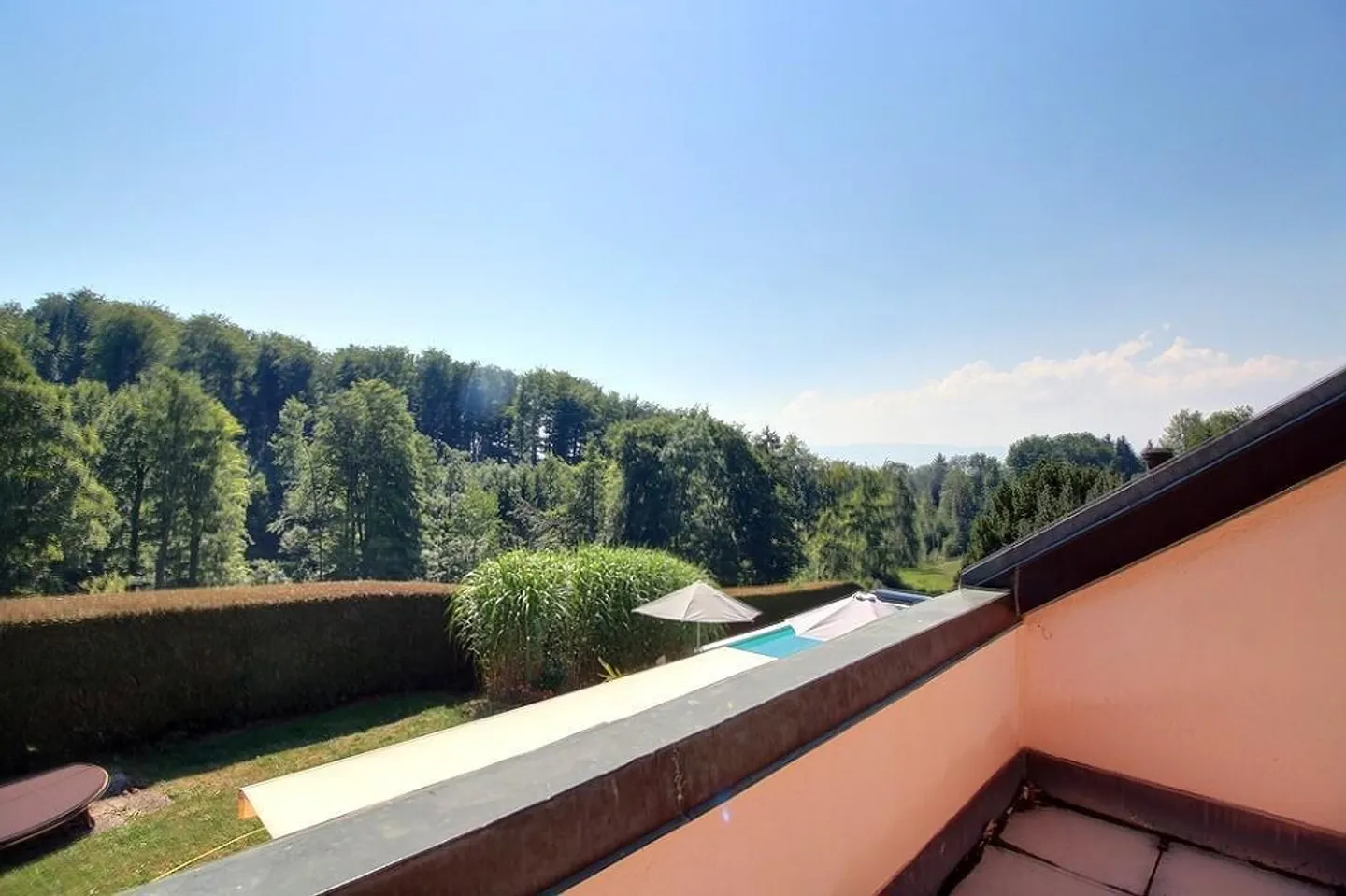Casa con 9 stanze - Foto 1 di 30