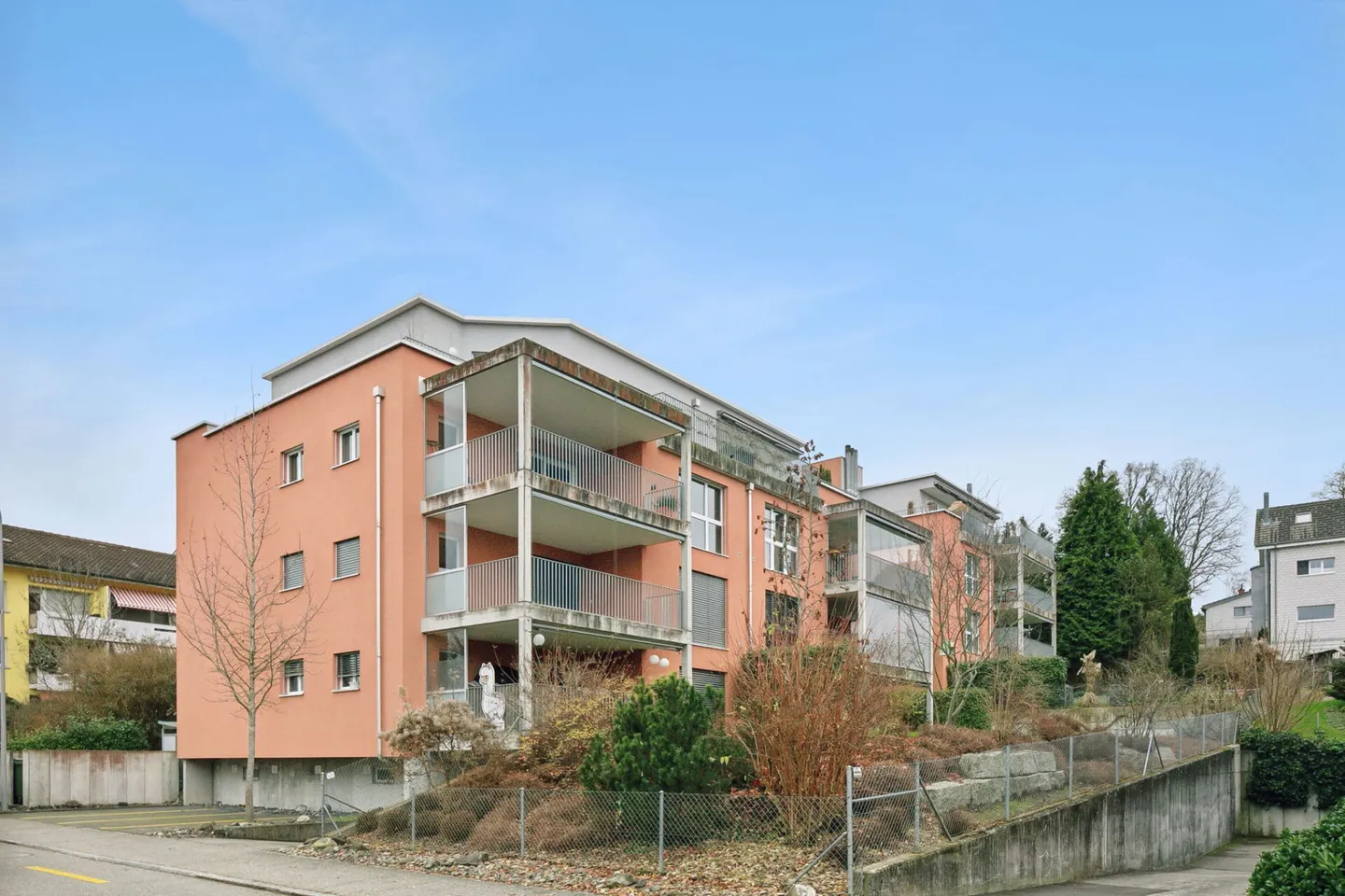 Appartement attrayant de 4,5 pièces avec loggia spacieuse - Photo 2 sur 7