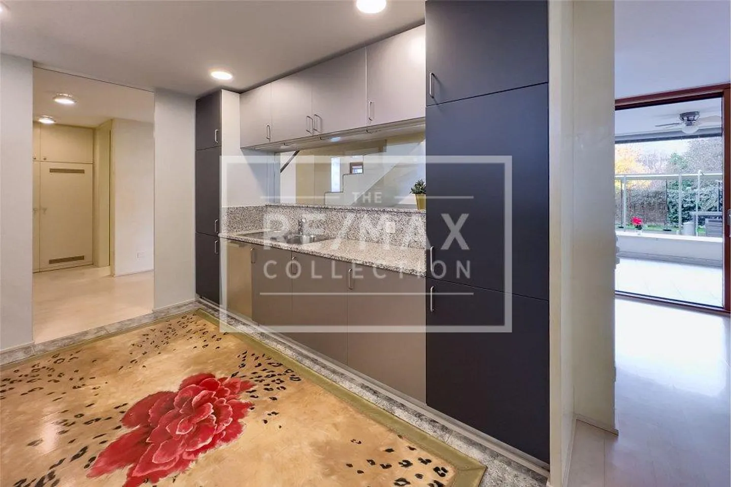 Duplex apartment with garden in central area - Photo 7 of 13