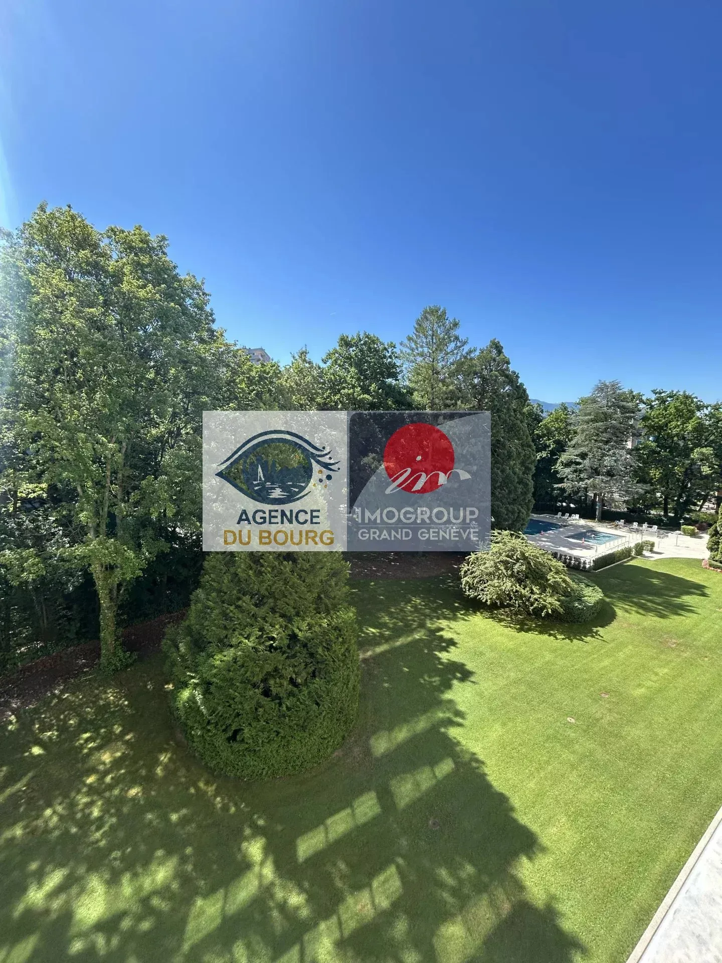 Appartement rénové avec terrasse - Photo 1 sur 13