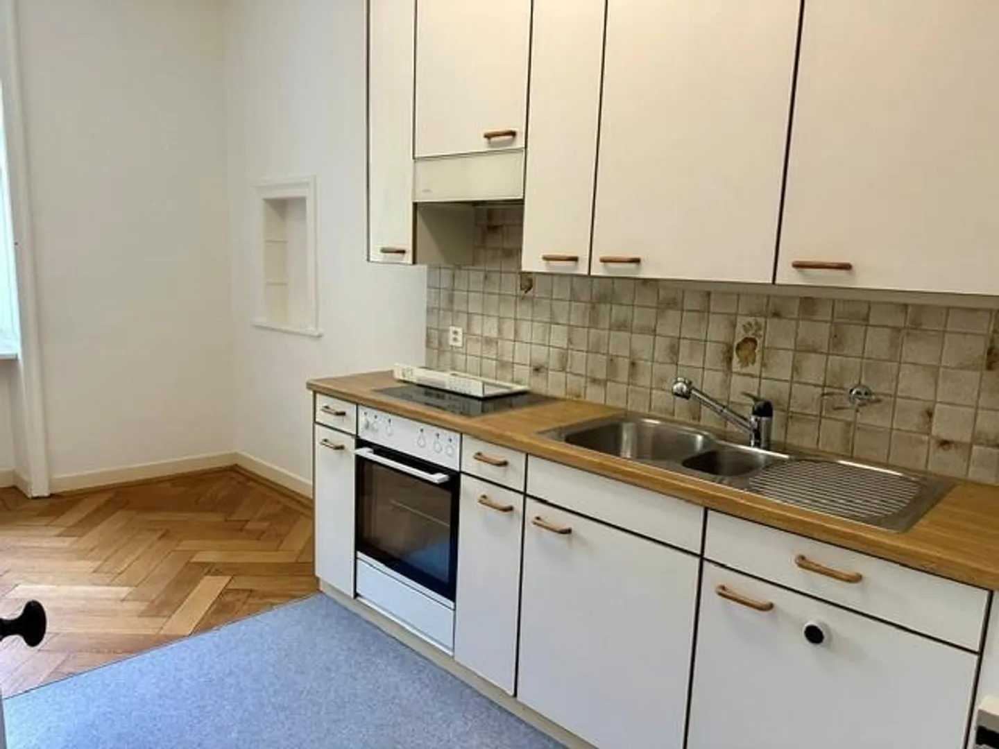 Altbauwohnung im 3-Zimmerwohnung im EG mit Hobbyraum - Photo 2 of 10