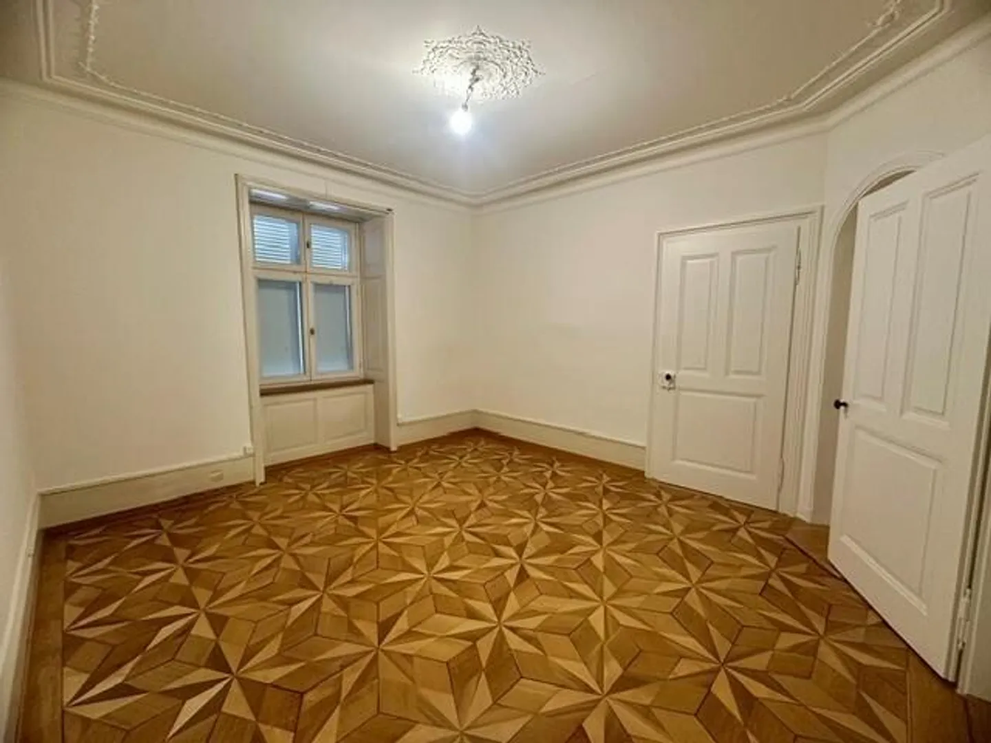 Altbauwohnung im 3-Zimmerwohnung im EG mit Hobbyraum - Photo 4 of 10