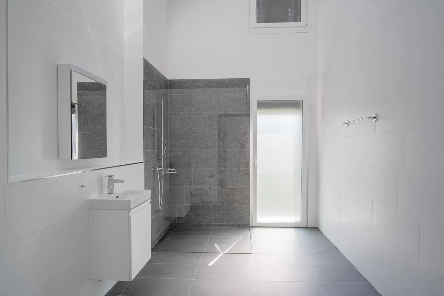 Family-friendly 3.5-room apartment in a rural setting - Photo 2 of 7