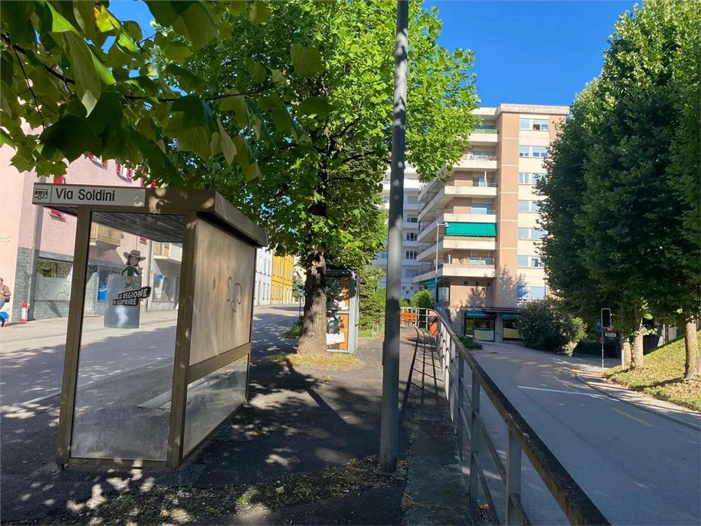 Espace commercial/ magasin central à Chiasso - Photo 2 sur 2