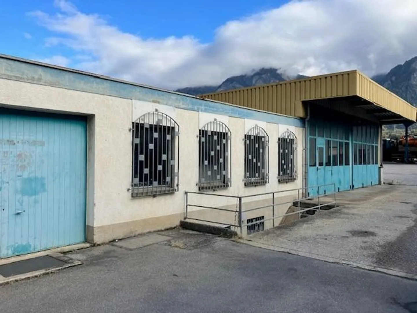 Auto-Reparatur-Werkstatt - Foto 1 von 11