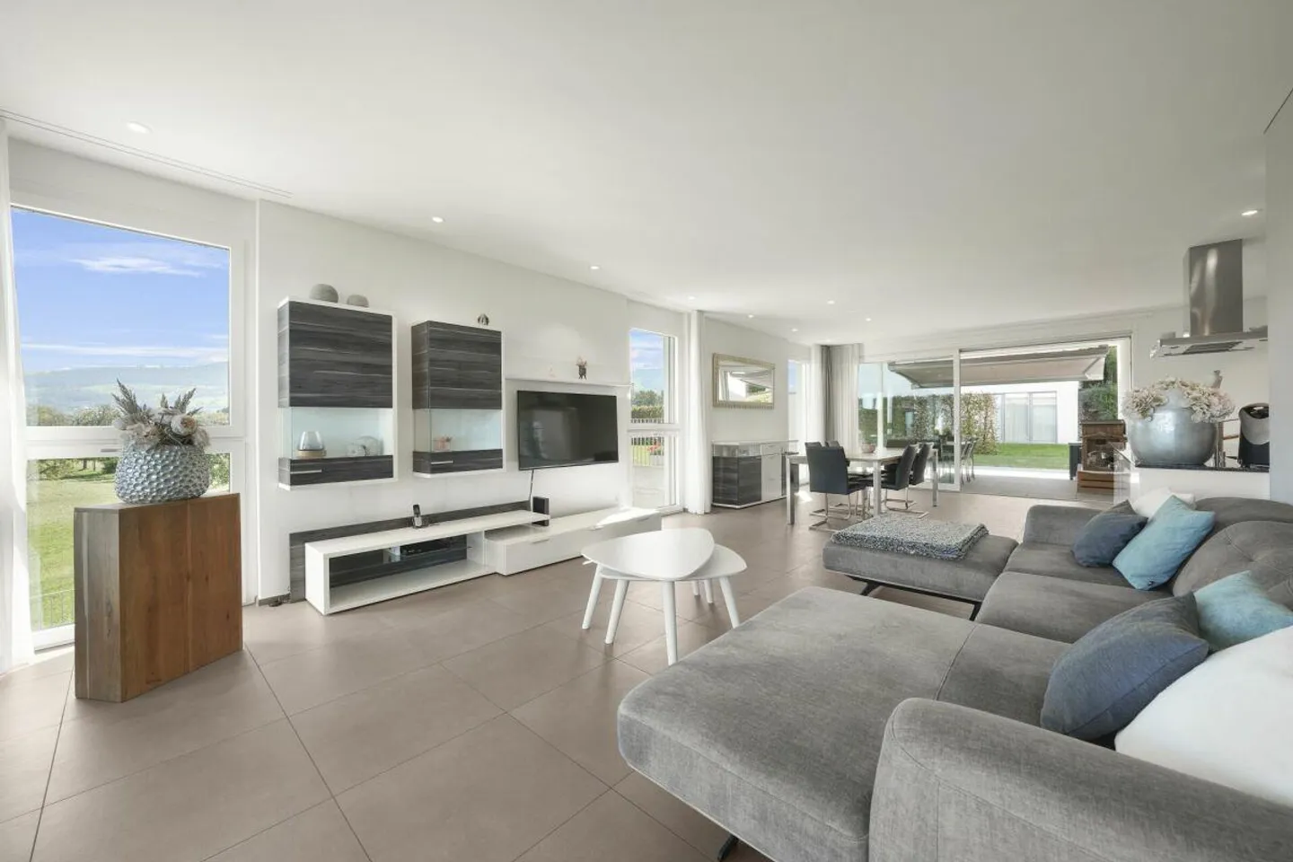 Rare in Tübach - 4.5 room apartment with 220m² garden, private laundry... - Photo 14 of 24
