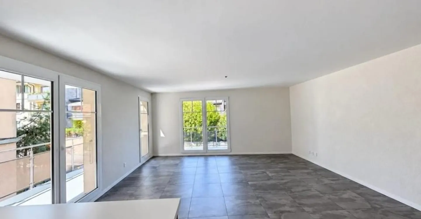 2.5-room apartment on the 1st floor with balcony in Villeneuve - Photo 1 of 7