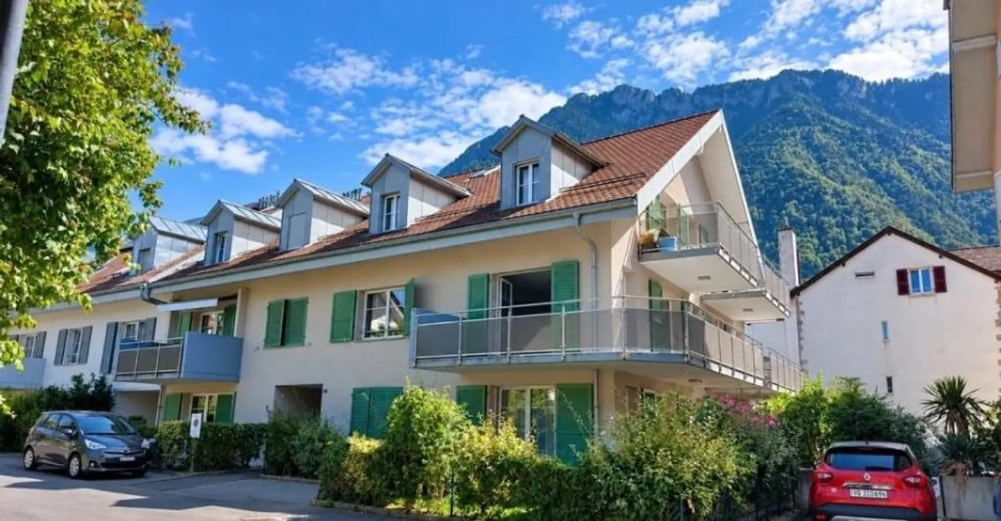2.5-room apartment on the 1st floor with balcony in Villeneuve - Photo 6 of 7