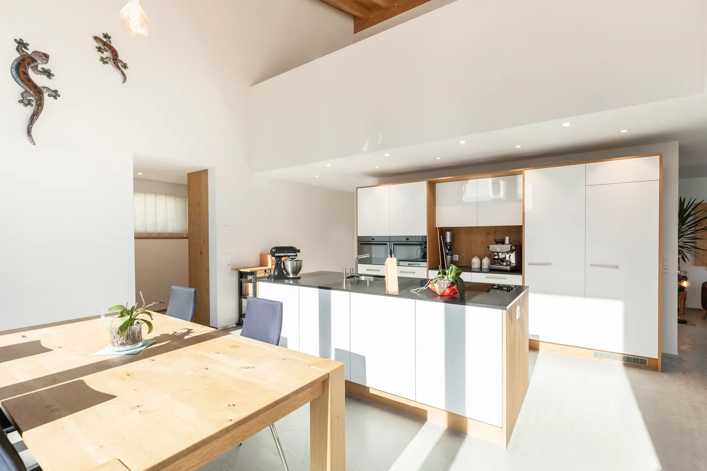 Family Paradise in a Quiet Location with Mountain Panorama - Photo 6 of 12