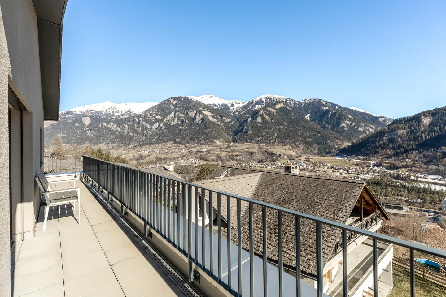 Family Paradise in a Quiet Location with Mountain Panorama - Photo 10 of 12