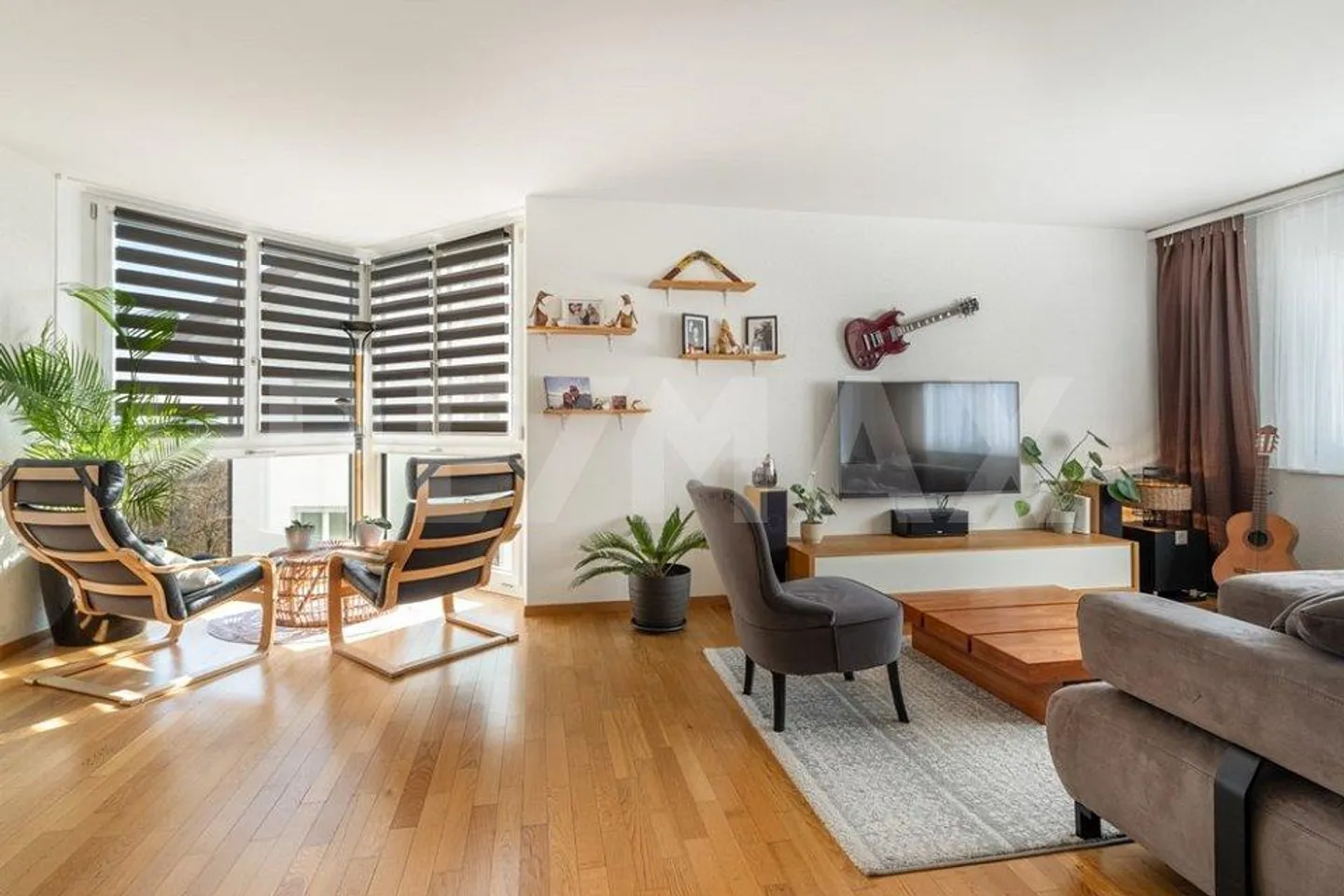 Lichtreiche 3½-Zimmer-Wohnung mit sonniger Lage und Weitblick - Foto 6 di 13