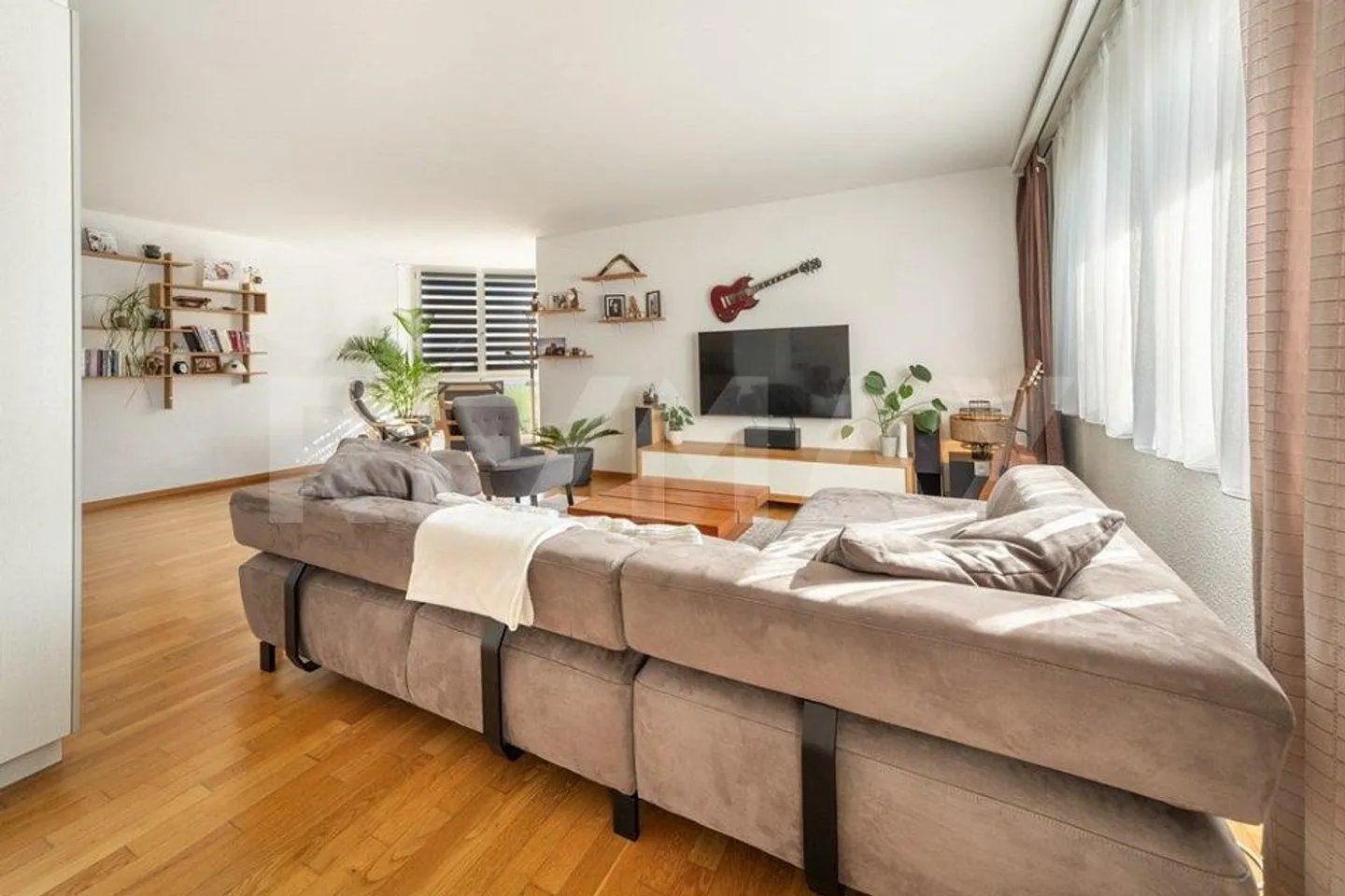 Lichtreiche 3½-Zimmer-Wohnung mit sonniger Lage und Weitblick - Foto 9 di 13