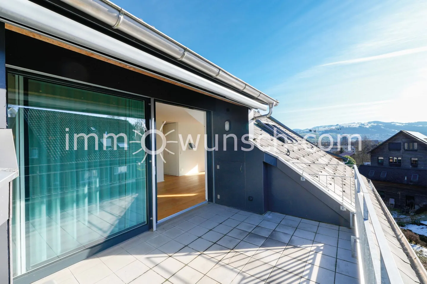 Charmante Dachwohnung in Baar - Foto 1 von 15