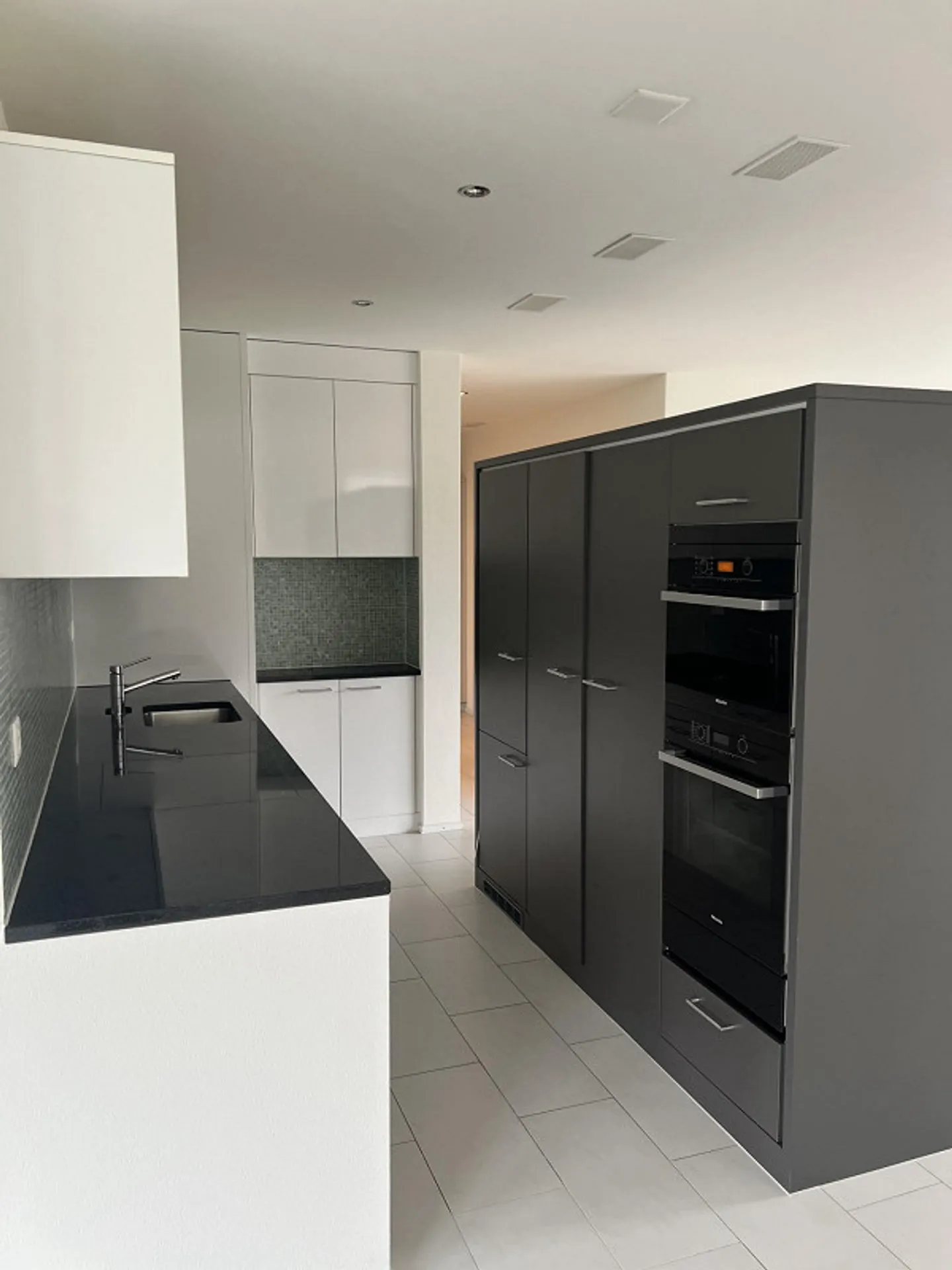 Appartement moderne et central de 4,5 pièces à Uster - Photo 3 sur 9