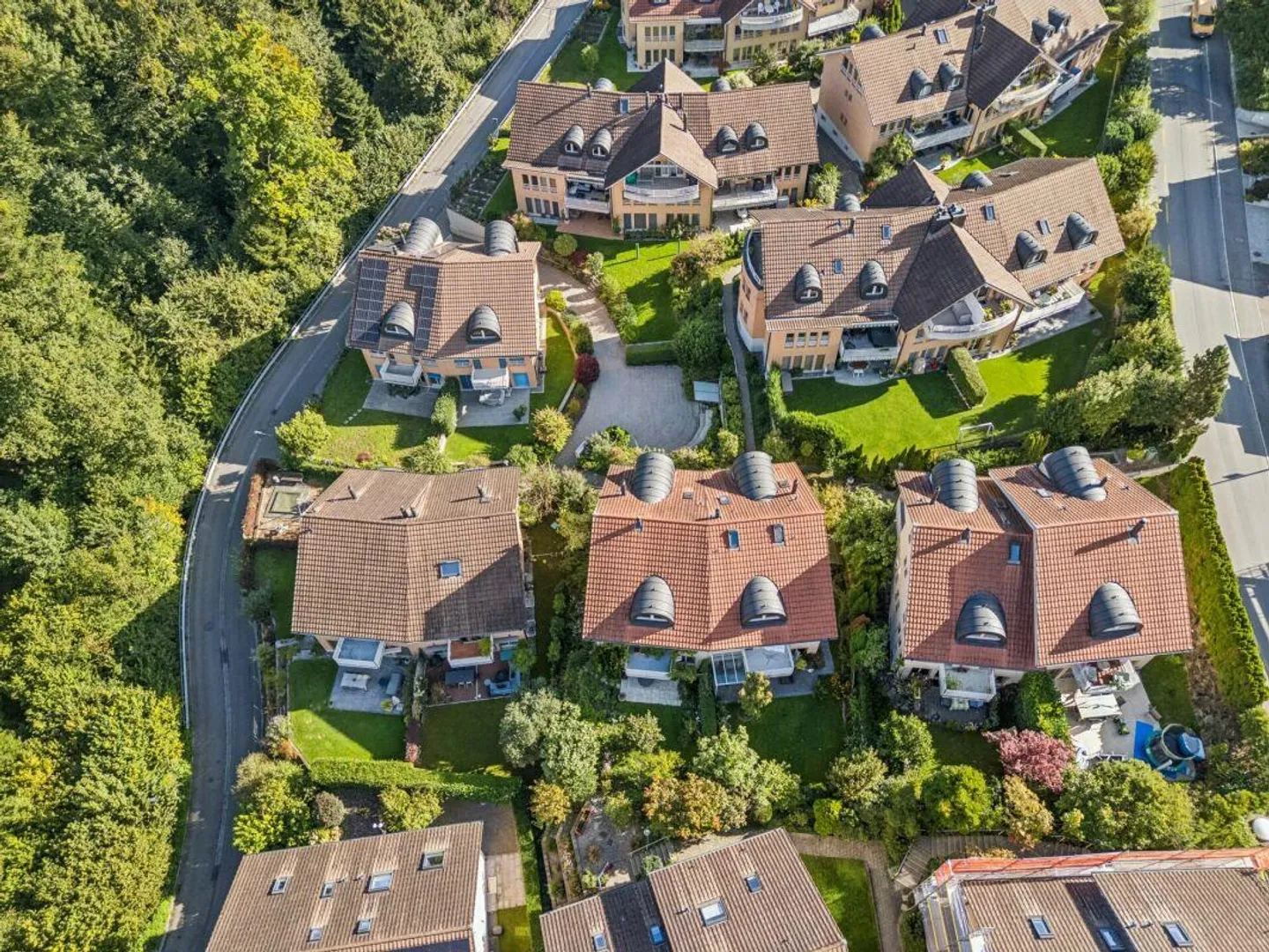 Spaziosa casa familiare semi-indipendente di 6 1/2 stanze a Rotkreuz - Foto 3 di 31