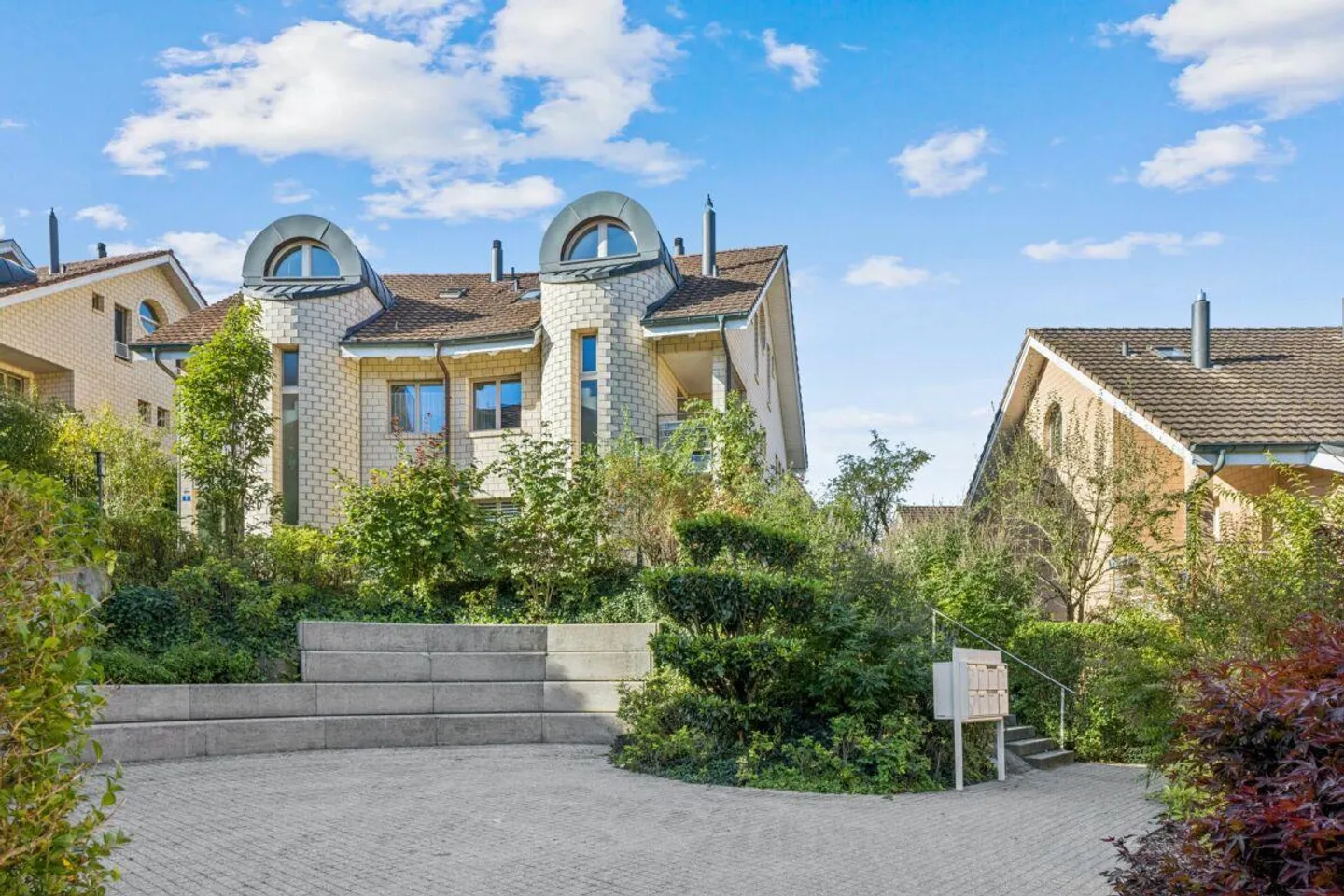 Spaziosa casa familiare semi-indipendente di 6 1/2 stanze a Rotkreuz - Foto 4 di 31
