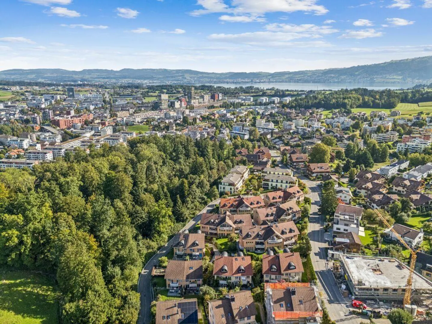 Spaziosa casa familiare semi-indipendente di 6 1/2 stanze a Rotkreuz - Foto 5 di 31