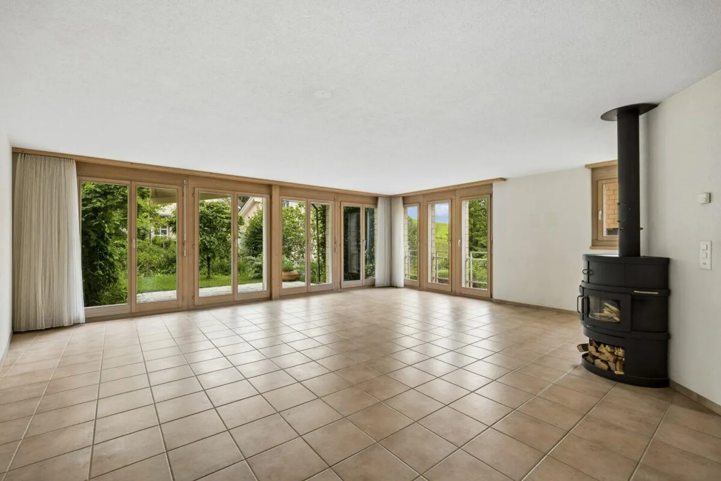 Spaziosa casa familiare semi-indipendente di 6 1/2 stanze a Rotkreuz - Foto 11 di 31
