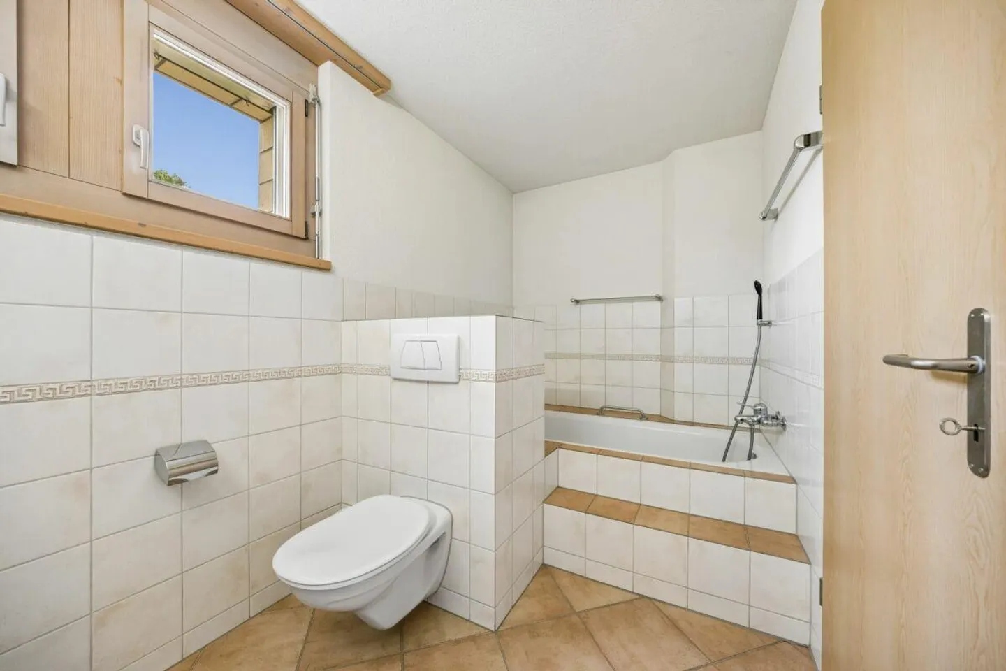 Spaziosa casa familiare semi-indipendente di 6 1/2 stanze a Rotkreuz - Foto 29 di 31