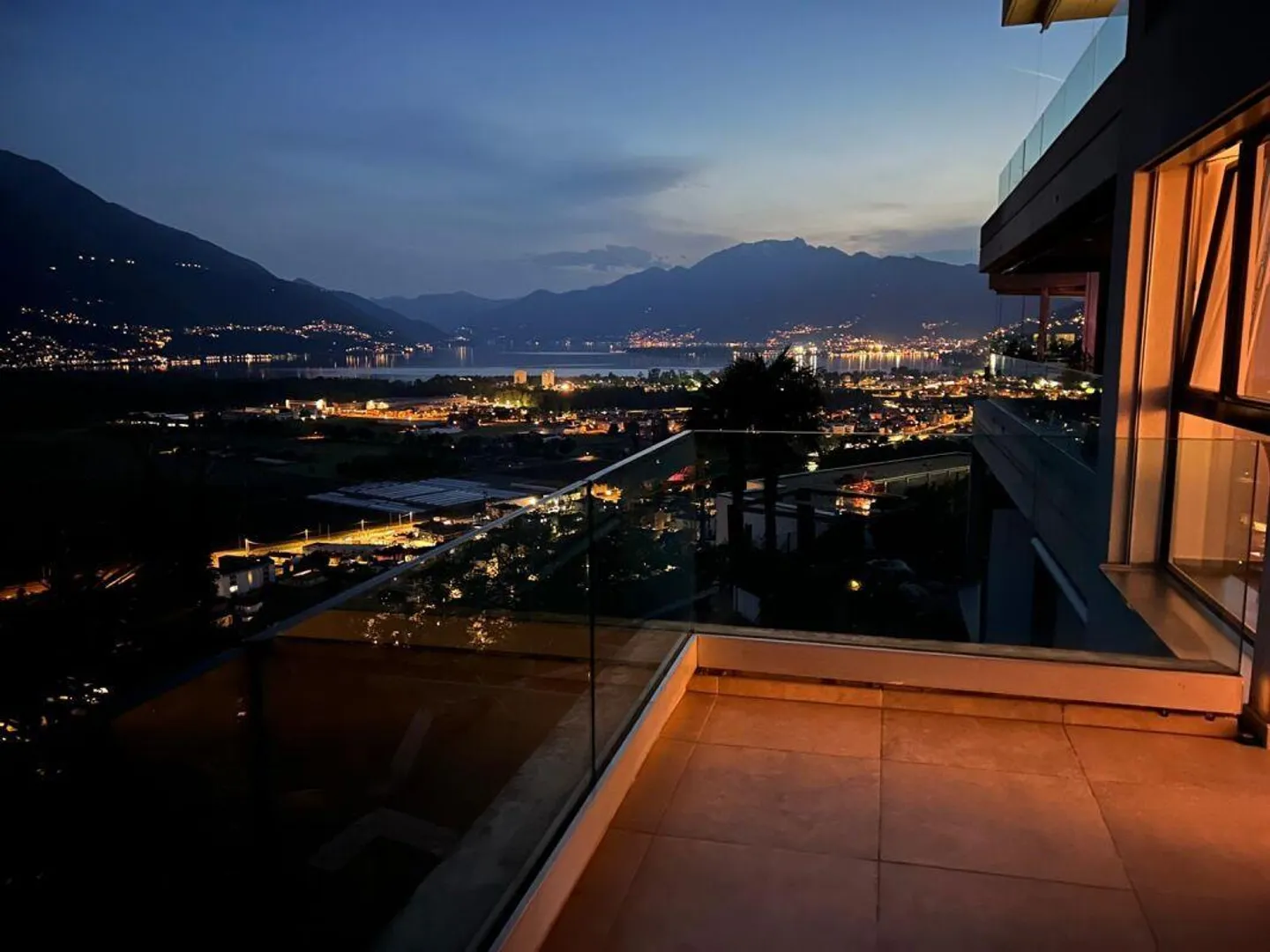 2.5 rooms with panoramic view - Photo 1 of 8
