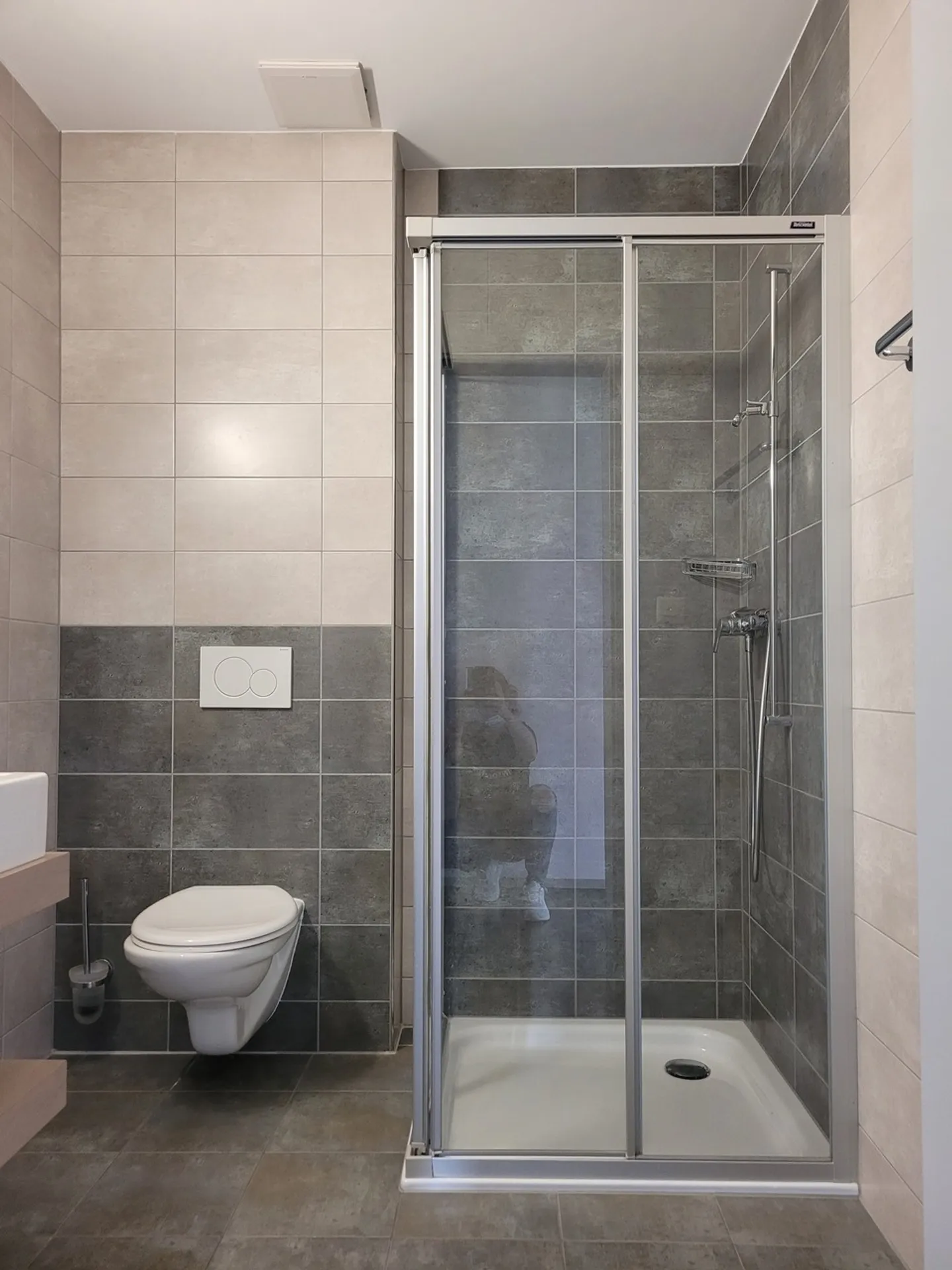 4.5-room apartment of 107 m2 on the 2nd floor with elevator - Photo 4 of 6