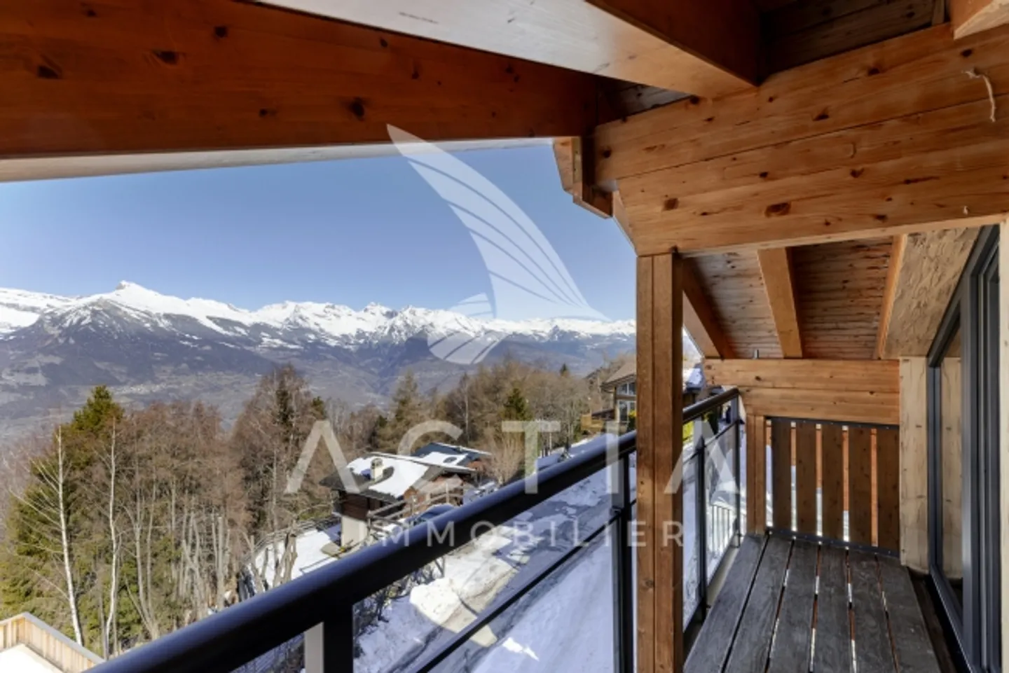 Magnificent 7.5-room chalet + independent workshop | Total renovation - Photo 11 of 13