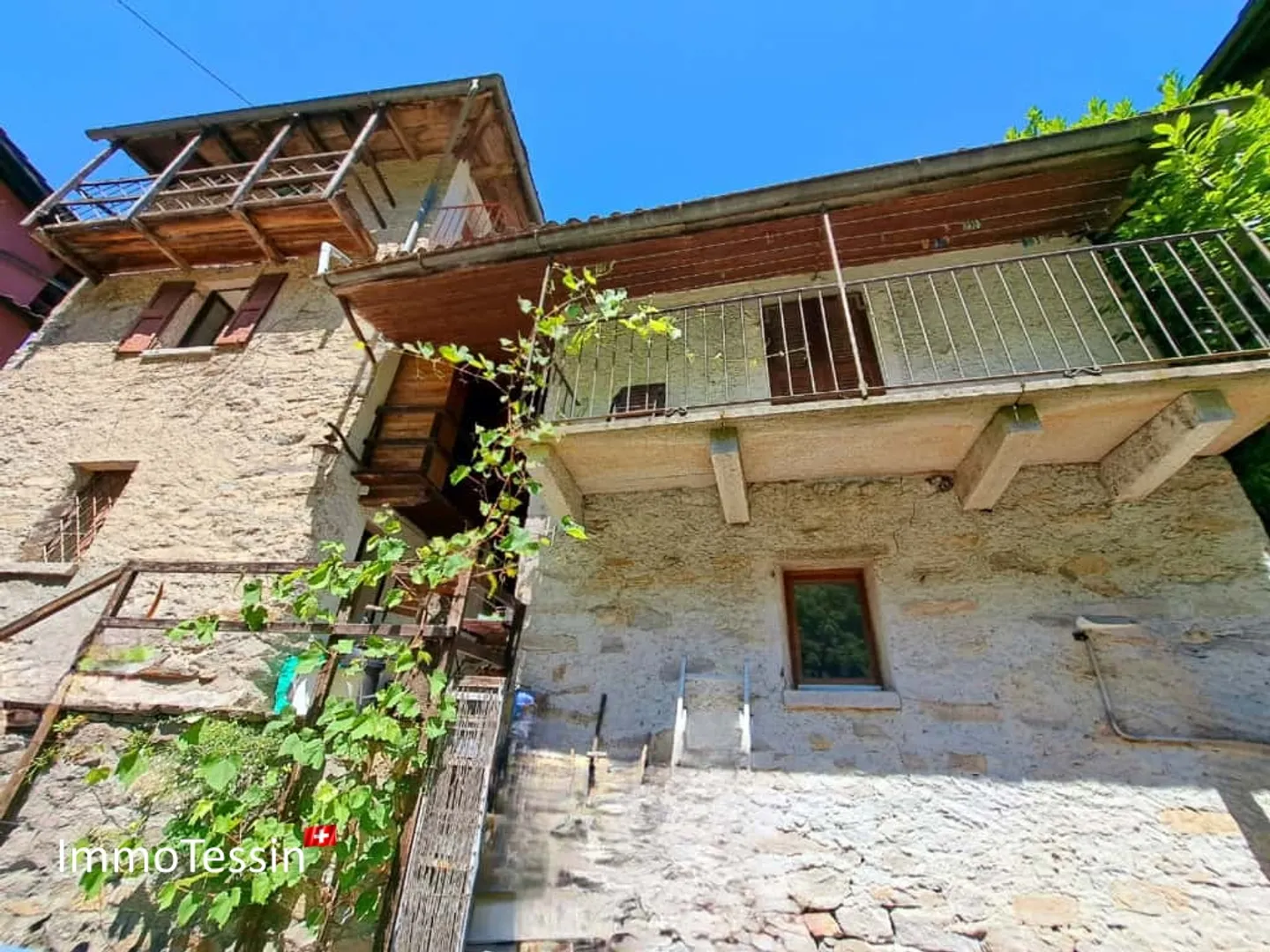 Charming Ticino House with Lake Access to Verzasca Reservoir & Wonderful Panoramic View - Photo 4 of 13