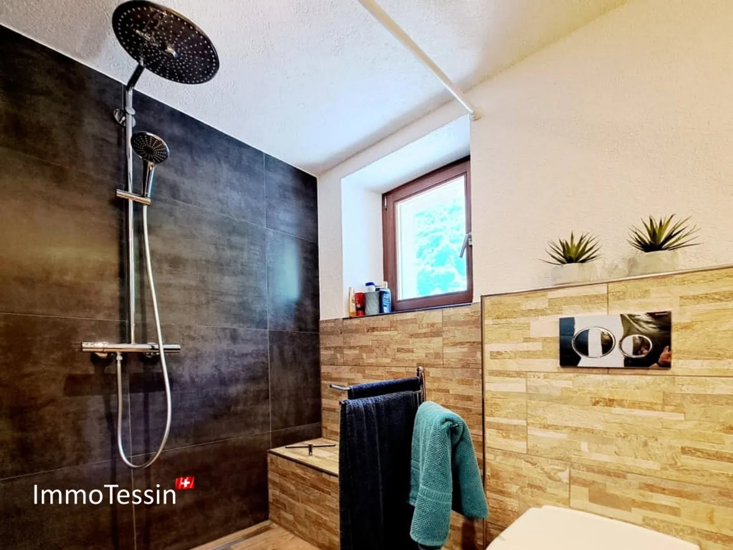 Charming Ticino House with Lake Access to Verzasca Reservoir & Wonderful Panoramic View - Photo 11 of 13