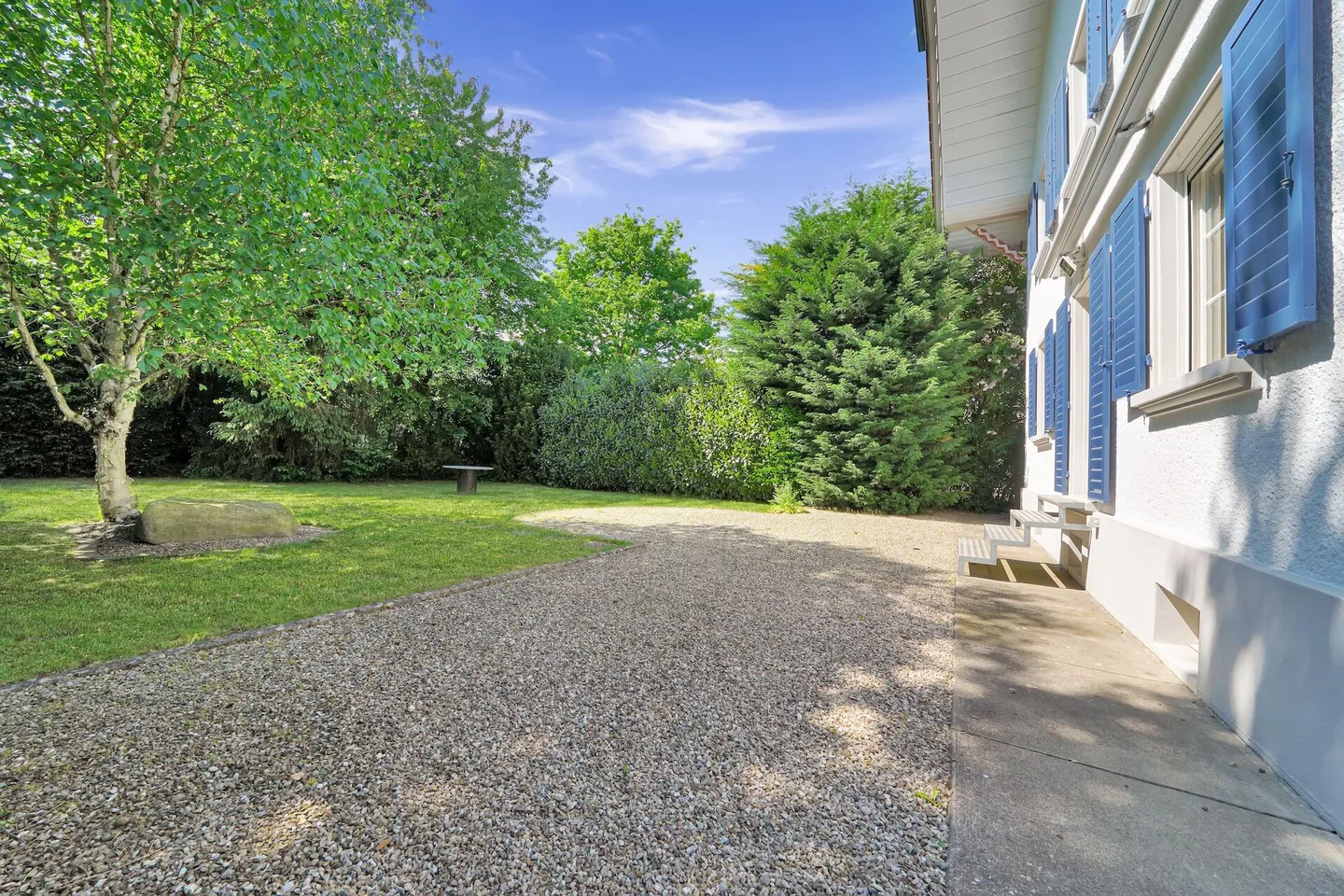 Detached, top renovated single-family house with numerous advantages in Aarwangen - Photo 2 of 16
