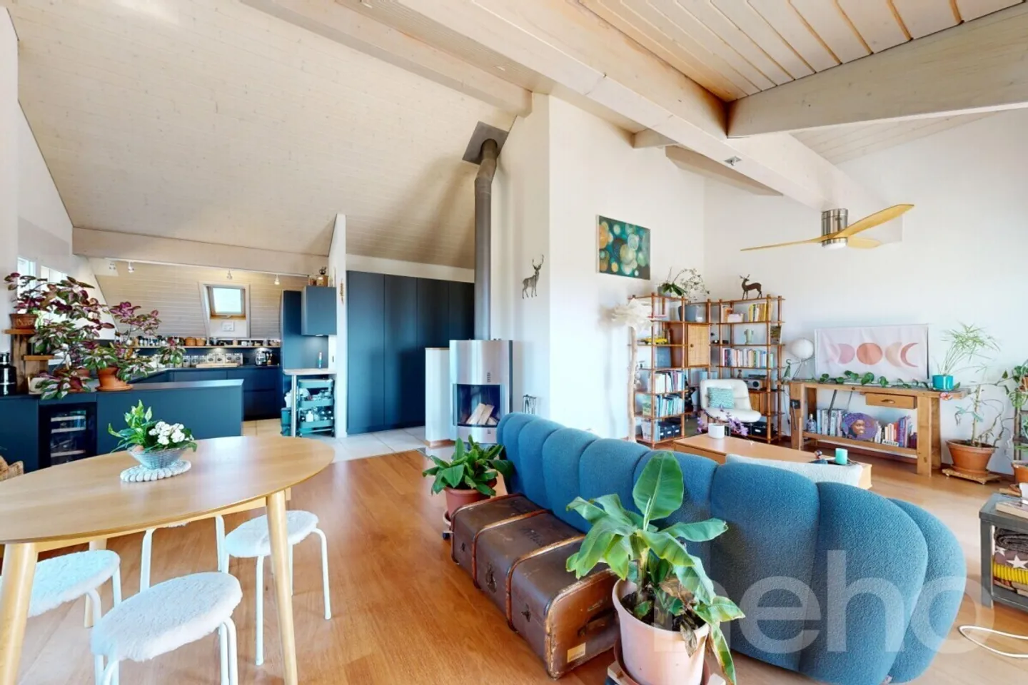 Bright penthouse in a dominant position with views of Lake Geneva and the Alps - Photo 2 of 12
