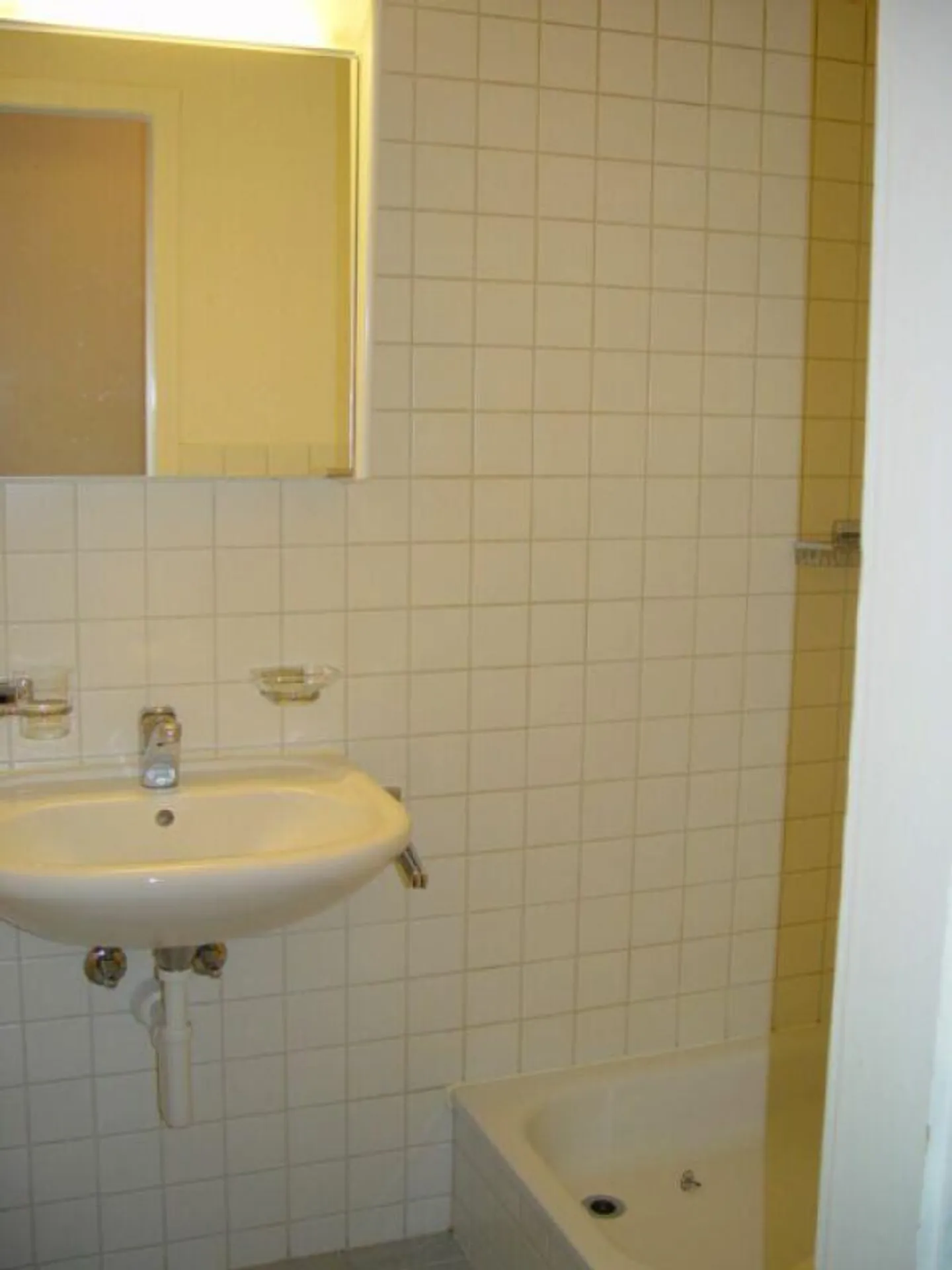 Living in the popular Wollishofen district limited until 30.09.2026 - Photo 4 of 6